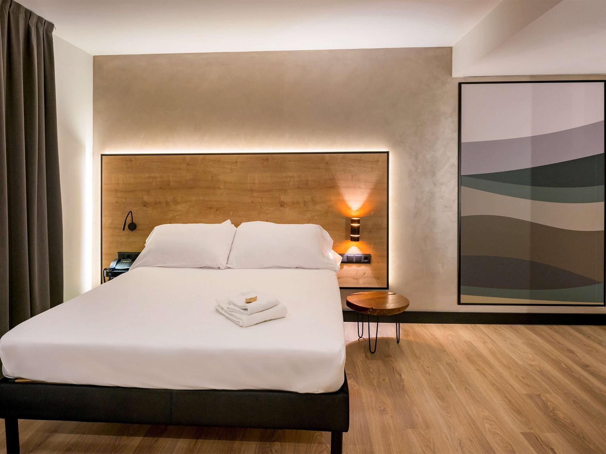 Ibis Styles Figueres Ronda Hotel Exterior photo